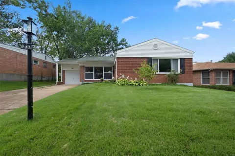 931 Mulberry Ln, Saint Louis, MO 63130