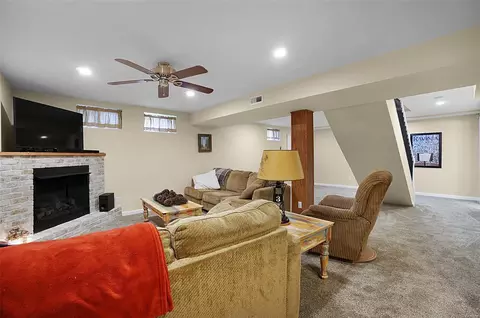17201 Hilltop Ridge Dr, Eureka, MO 63025 photo 32