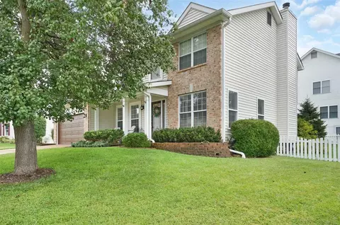 17201 Hilltop Ridge Dr, Eureka, MO 63025 photo 2
