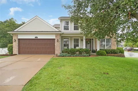 17201 Hilltop Ridge Dr, Eureka, MO 63025