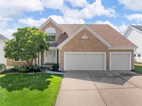 905 Green Briar Hls, O'fallon, MO 63366