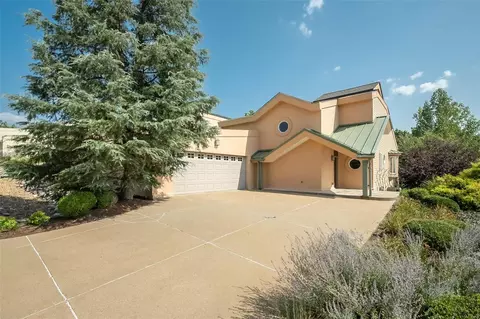 1528 Sommet Pl, Saint Louis, MO 63122