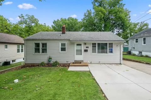 3344 Wismer Rd, Saint Ann, MO 63074
