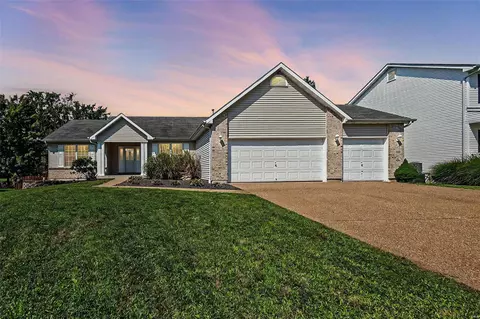 9 Blazing Star Ct, O'fallon, MO 63368