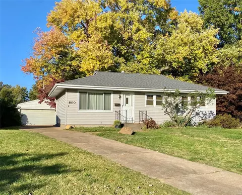800 Crowder Dr, Florissant, MO 63031