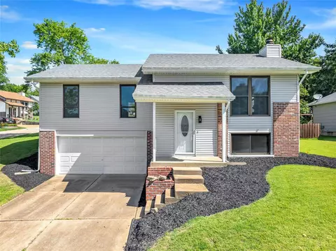 203 Birchleaf Dr, Saint Peters, MO 63376