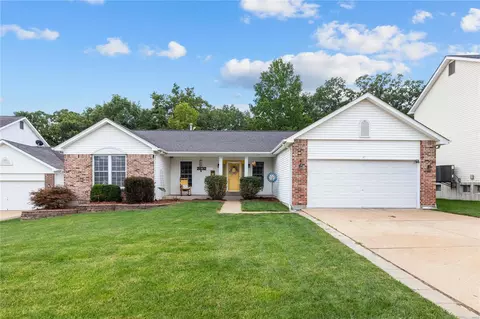 2632 Queen Bee Ln, Saint Louis, MO 63129