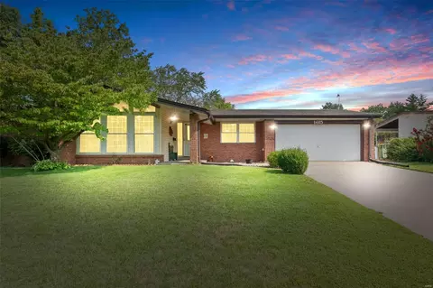 1615 Yearling Dr, Florissant, MO 63033