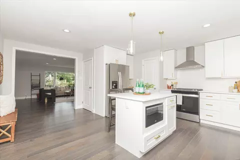 2450 Cecelia Ave, Brentwood, MO 63144