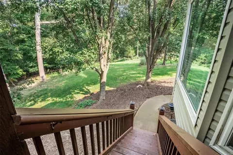Exterior - 1104 New Ballwin Oaks Dr, Ballwin, MO 63021 photo 6 of 10