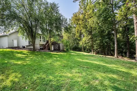 Exterior - 1104 New Ballwin Oaks Dr, Ballwin, MO 63021 photo 8 of 10