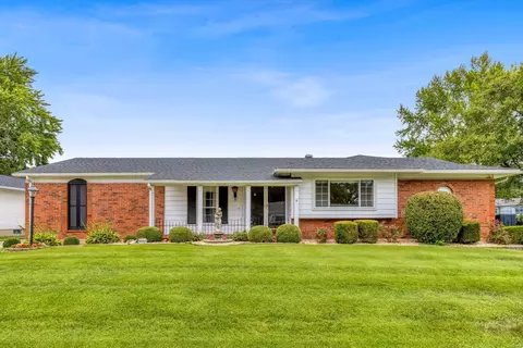 1534 Kew Gardens Dr, Florissant, MO 63031