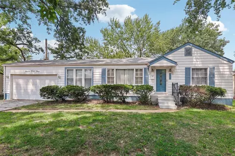 1143 Esquire Dr, Saint Louis, MO 63137