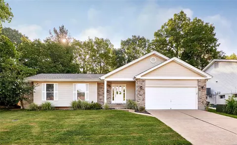 4408 Morning Dove Ct, Saint Louis, MO 63128