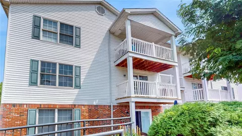 2578 Coppergate Square Dr #3E, Saint Louis, MO 63129
