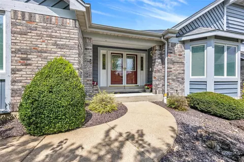 10 Depaula Trl #18C, Saint Charles, MO 63301