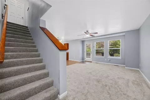 Living - 5523 Wavecrest Cir, Saint Charles, MO 63304 photo 5 of 5