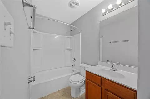 Bath - 5523 Wavecrest Cir, Saint Charles, MO 63304 photo 2 of 2