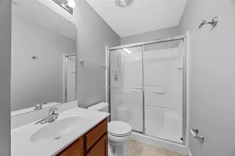 Bath - 5523 Wavecrest Cir, Saint Charles, MO 63304 photo 1 of 2