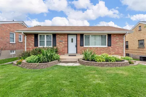 8038 Troost Ave, Saint Louis, MO 63123