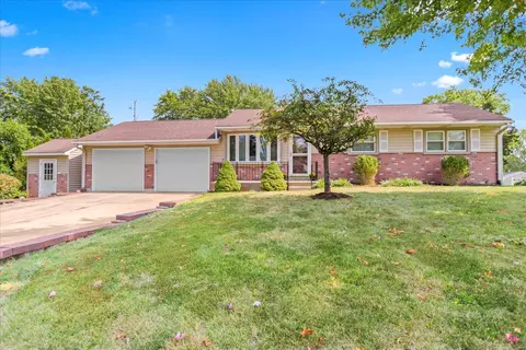 10110 Dandridge Dr, Saint Louis, MO 63123
