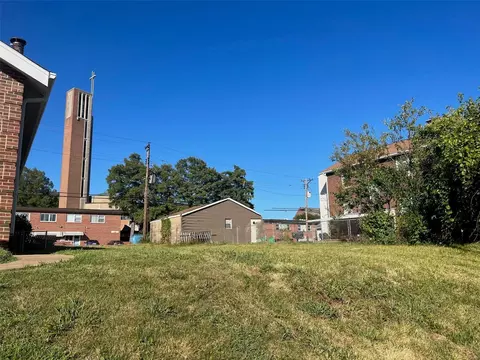 3923 Kingsland Ct, Saint Louis, MO 63116