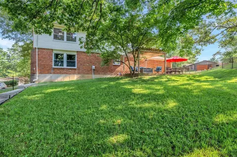 Exterior - 569 Monroe Mill Dr, Ballwin, MO 63011 photo 12 of 17