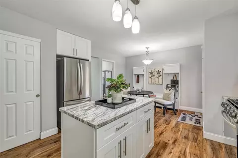 Kitchen - 569 Monroe Mill Dr, Ballwin, MO 63011 photo 7 of 7