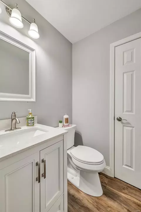 Bath - 569 Monroe Mill Dr, Ballwin, MO 63011 photo 1 of 5