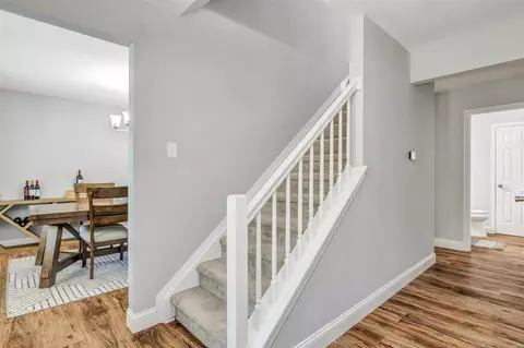 Entry Way - 569 Monroe Mill Dr, Ballwin, MO 63011 photo 3 of 5