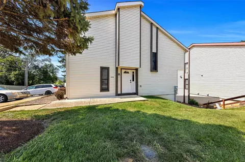 Exterior - 157 Chatterbird Ln #D, Eureka, MO 63025 photo 2 of 4