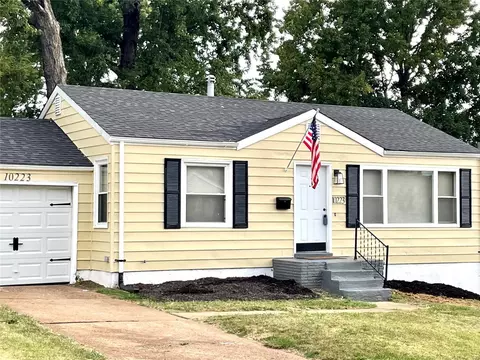 10223 Cabot Dr, Saint Louis, MO 63137
