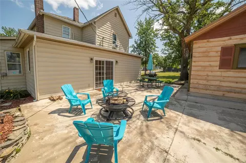 304 E Salling E, Perry, MO 63462 photo 1