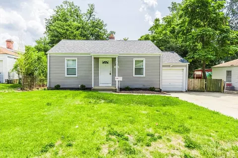 3158 La Vista Dr, Saint Ann, MO 63074