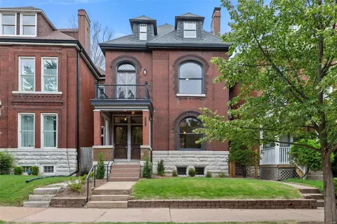 2817 Victor St, Saint Louis, MO 63104