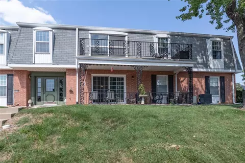 1721 Herault Pl #H, Saint Louis, MO 63125