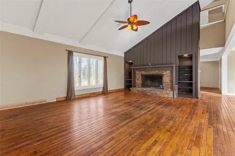 Living - 4643 Cliff Forest Dr, Wildwood, MO 63069 photo 2 of 7
