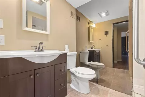 Bath - 4643 Cliff Forest Dr, Wildwood, MO 63069 photo 4 of 4