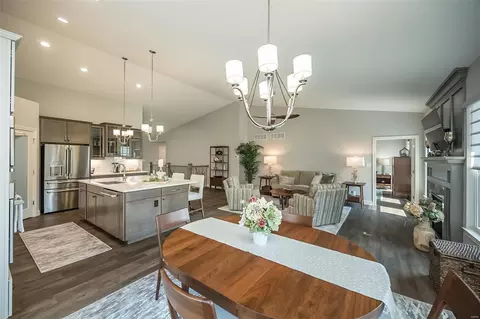 Dining - 263 Keaton Woods Dr, O'fallon, MO 63368 photo 3 of 5