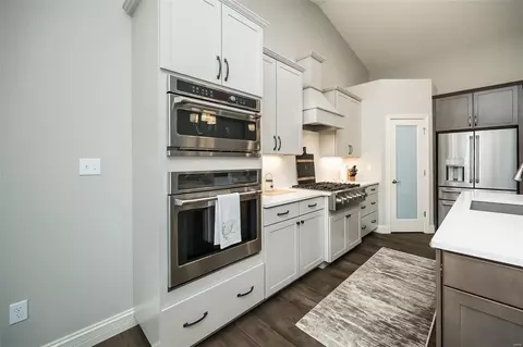 Kitchen - 263 Keaton Woods Dr, O'fallon, MO 63368 photo 2 of 5