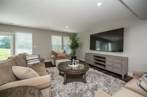 Living - 263 Keaton Woods Dr, O'fallon, MO 63368 photo 4 of 4