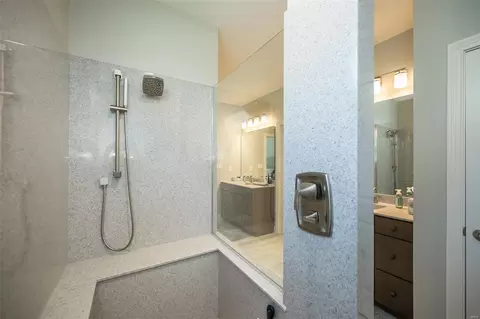 Bath - 263 Keaton Woods Dr, O'fallon, MO 63368 photo 4 of 5