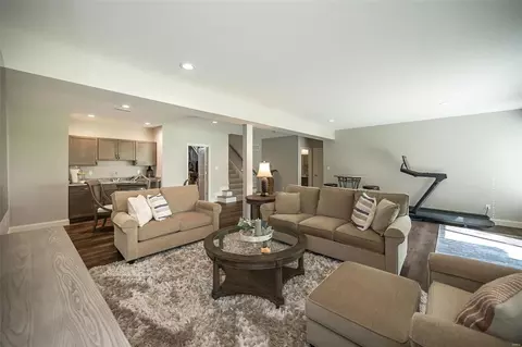 Living - 263 Keaton Woods Dr, O'fallon, MO 63368 photo 3 of 4