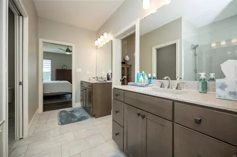 Bath - 263 Keaton Woods Dr, O'fallon, MO 63368 photo 2 of 5