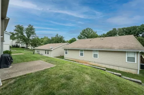 1024 Treetop Village Dr, Ballwin, MO 63021 photo 30