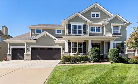 571 Vintage Grove Ct, Wildwood, MO 63038