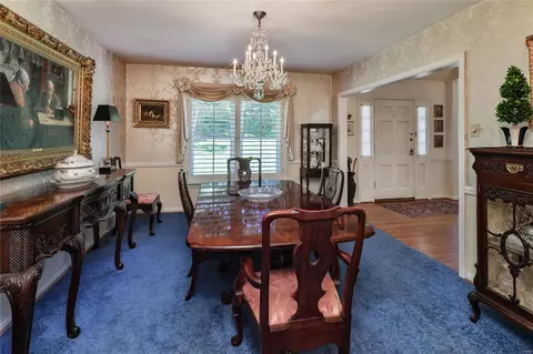 Dining - 26 Dielman Rd, Ladue, MO 63124 photo 2 of 3