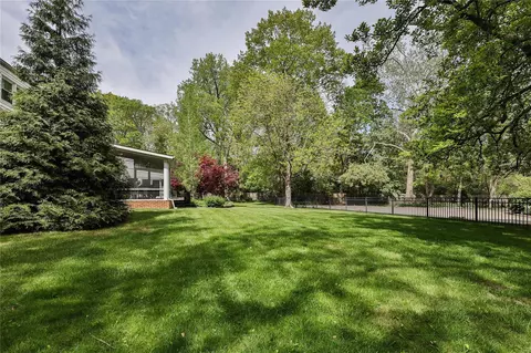 Exterior - 26 Dielman Rd, Ladue, MO 63124 photo 9 of 9