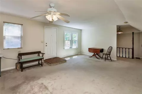 Living - 26 Dielman Rd, Ladue, MO 63124 photo 4 of 4