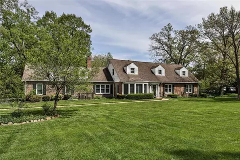 Exterior - 26 Dielman Rd, Ladue, MO 63124 photo 8 of 9